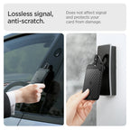 Set 2 huse card-cheie Tesla Spigen aspect carbon – imagine 5