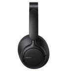 Profil lateral Soundcore Q31i negru cu logo Anker pe cupă