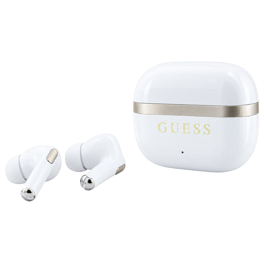 Căști GUESS Glossy Gold Line albe lângă carcasa de încărcare cu logo