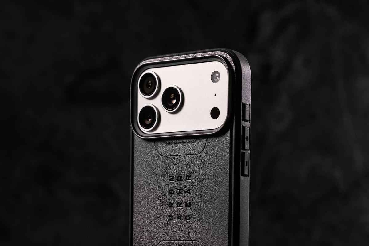 UAG Civilian Black – fotografie de utilizare, telefonul nu este inclus
